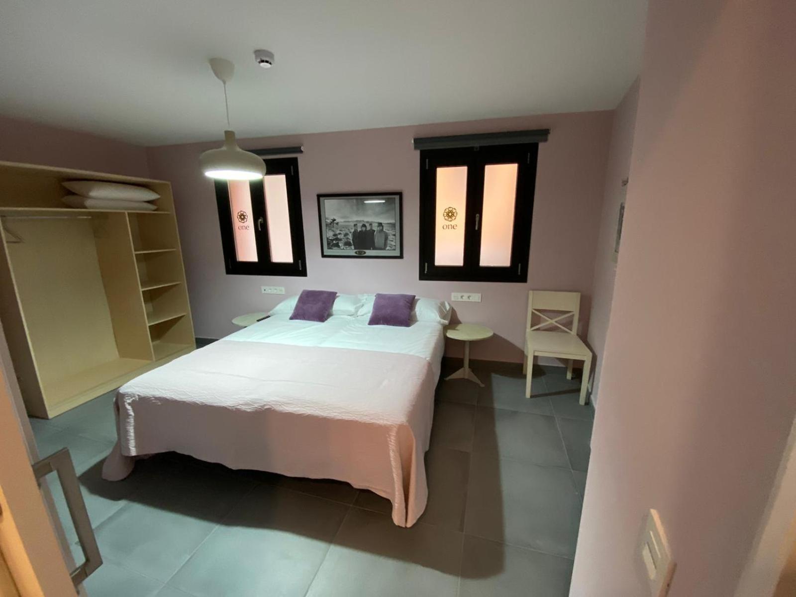 Apartamentos One Teruel Bilik gambar