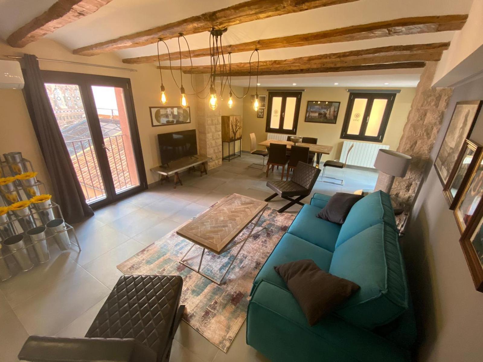 Apartamentos One Teruel Bilik gambar